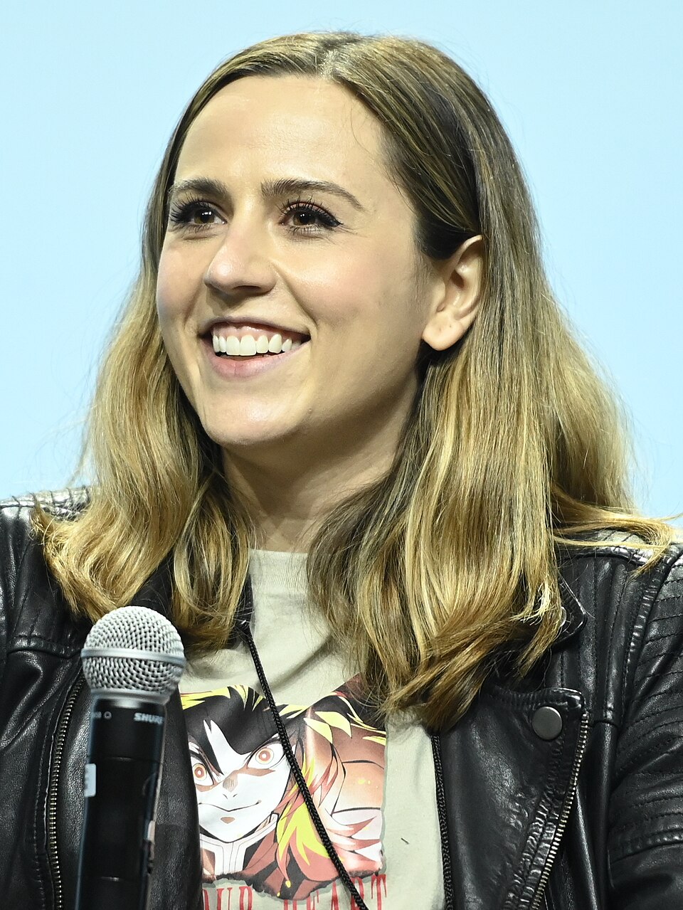 Momo Ayase’s Voice Actor in Dandadan: Shion Wakayama & Abby Trott